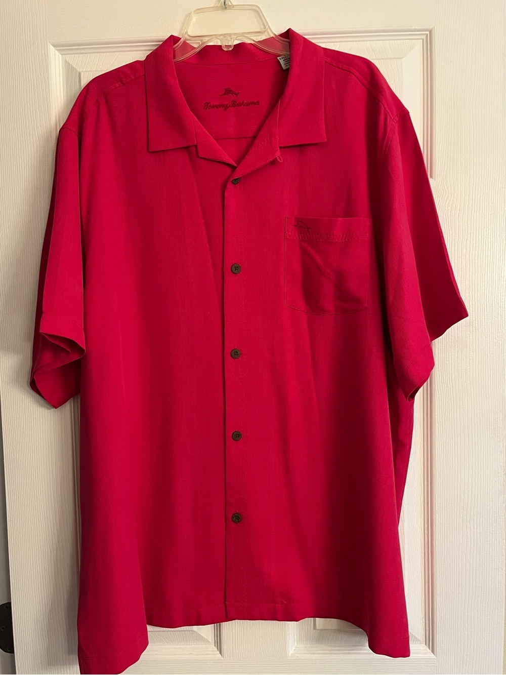 NWOT Tommy Bahama Magenta Short Sleeve Silk/Poly Camp Shirt